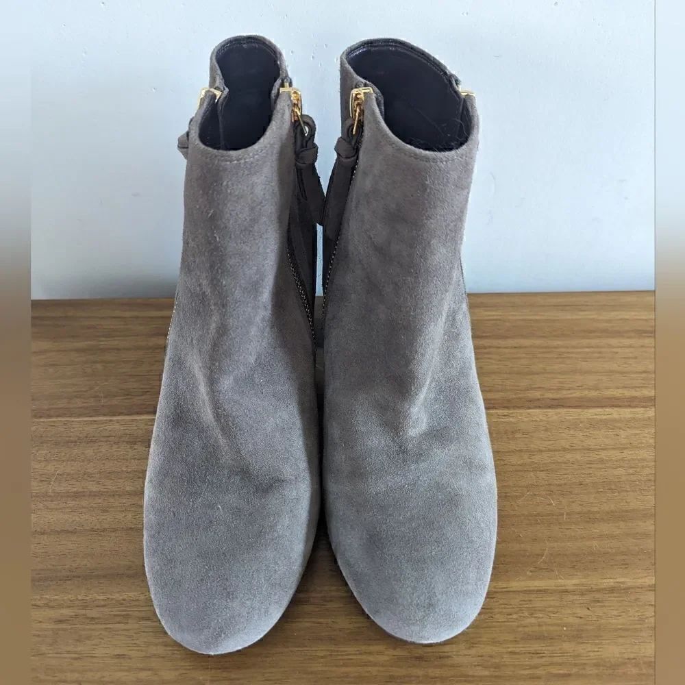 Cole Haan Preppy Academia Minimalist Classic Neutral Capsule Ankle Bootie 8 ½
